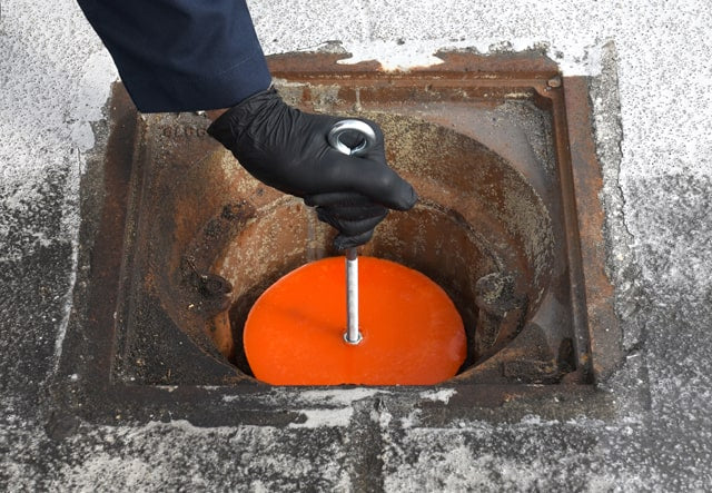 IBC Spill Pallet, 1 Unit Poly Platform 62x62x28 inches Yes Forklift Pockets YES Drain - manufacturer product image 2
