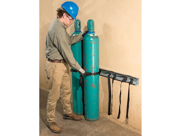 Wall Mount 4-Gas Cylinders Bracket - manufacturer product image 1