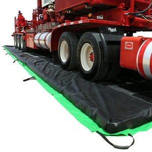 Foam Wall Containment Berm 4"h 15x66' PVC, black, 22 oz capacity - Spill Containment Berms