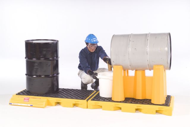 4-Drum Inline Spill Pallet, 110 gallon capacity - Spill Containment Pallets