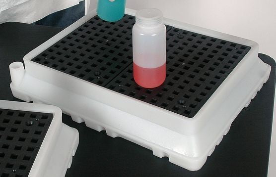 21-inch Lab Tray, White/Black - Spill Containment Trays